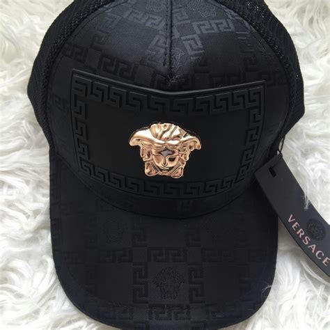 Compra y vende Hombre Versace Gorras .